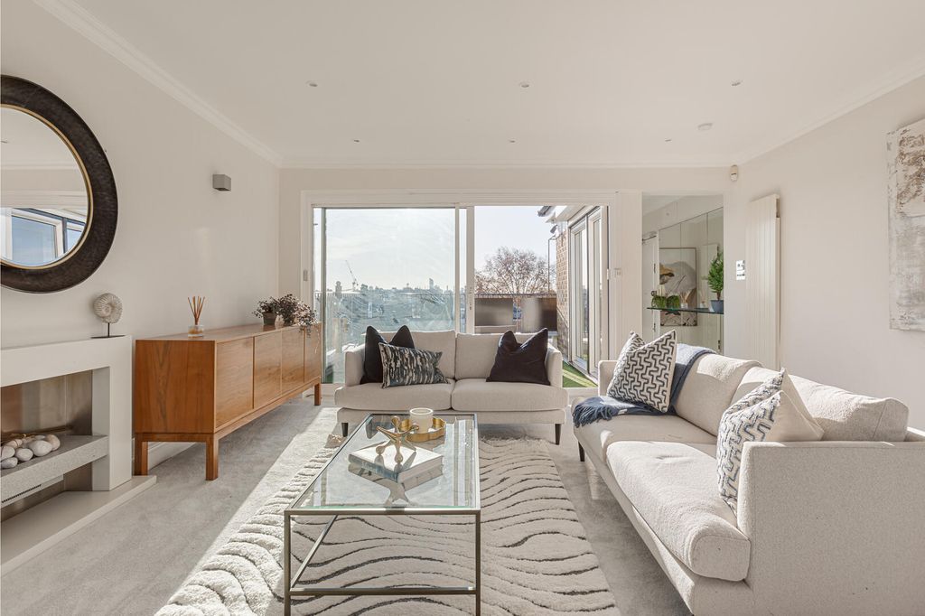 Property photo 1 of 12 Living Room