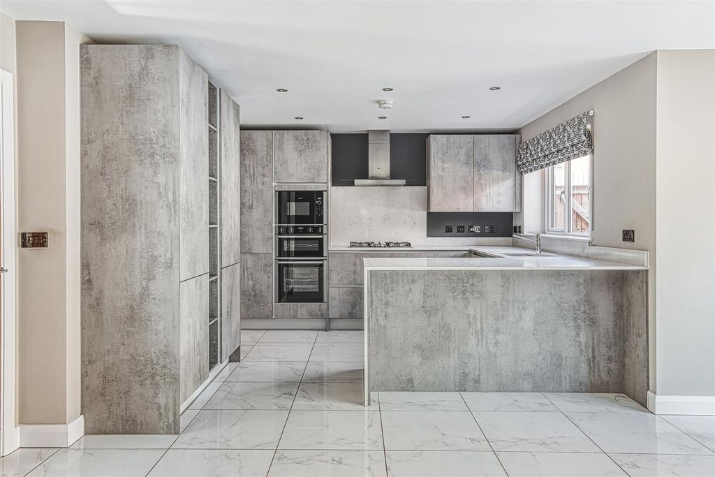 Property photo 2 of 36 E92A7897_Hdr.Jpg