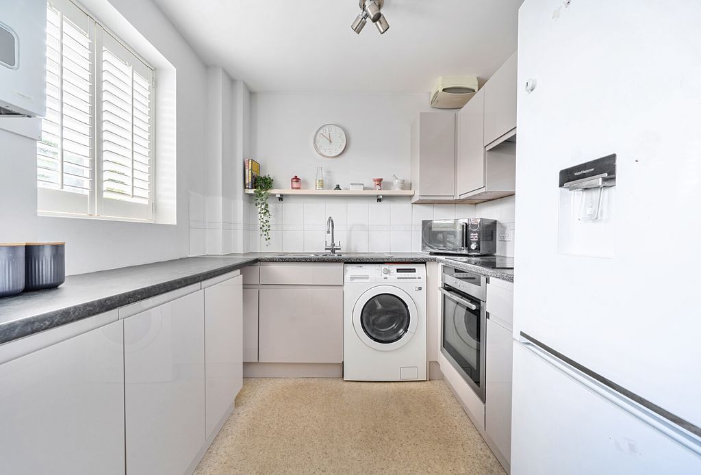 Property photo 3 of 15 1484388-10-6A464F...