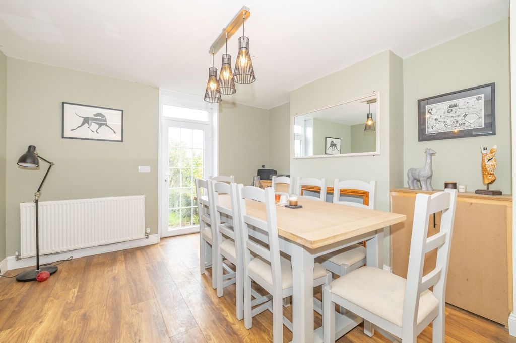 Property photo 3 of 14 Picture 3