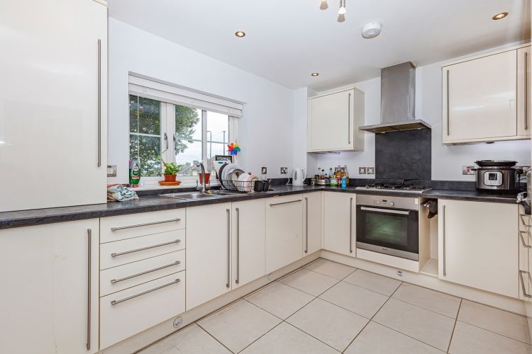 Property photo 3 of 8 304553