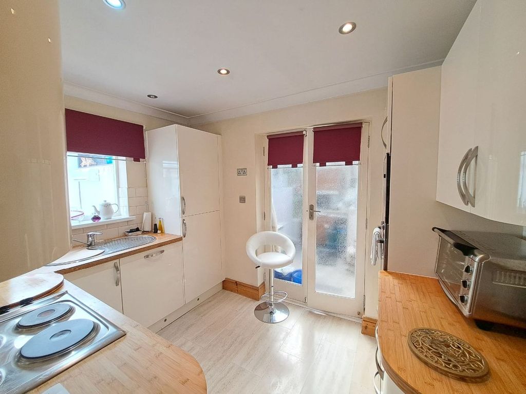 Property photo 3 of 22