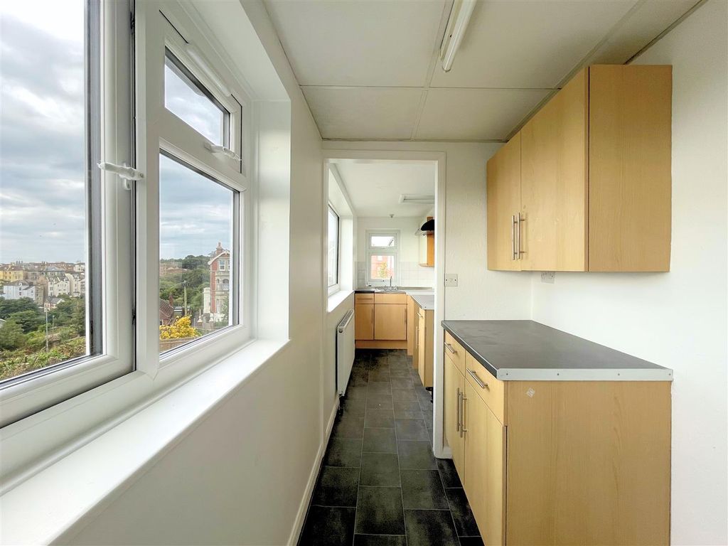Property photo 3 of 14 Kitchen