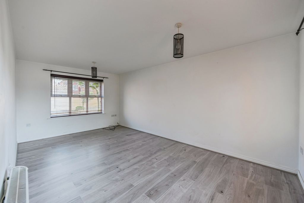 Property photo 3 of 17 Photo