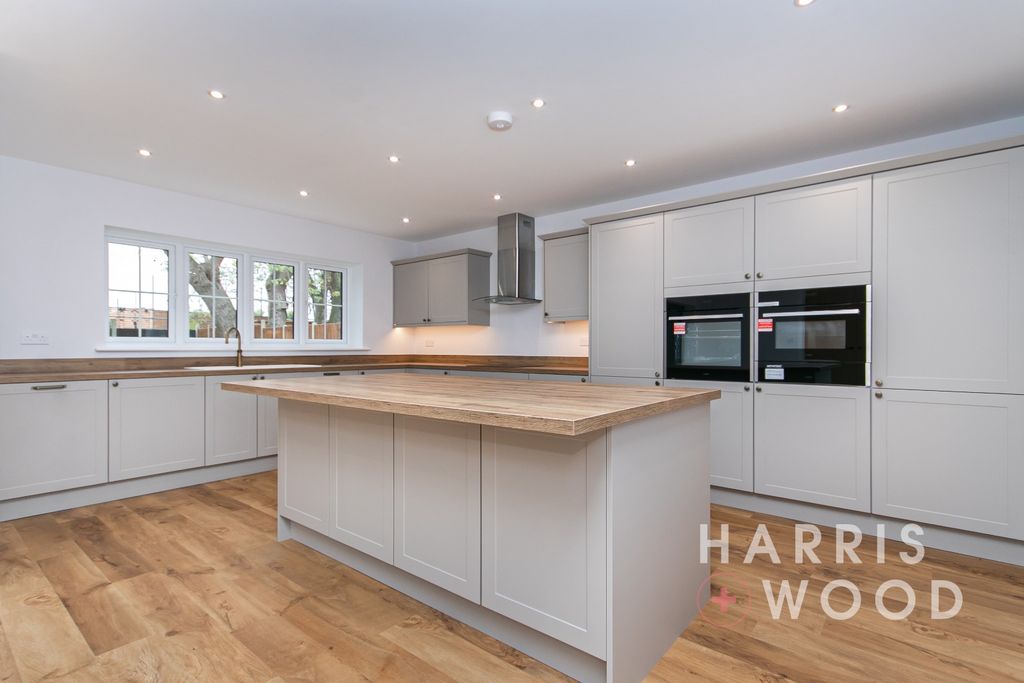 Property photo 2 of 51 4709561