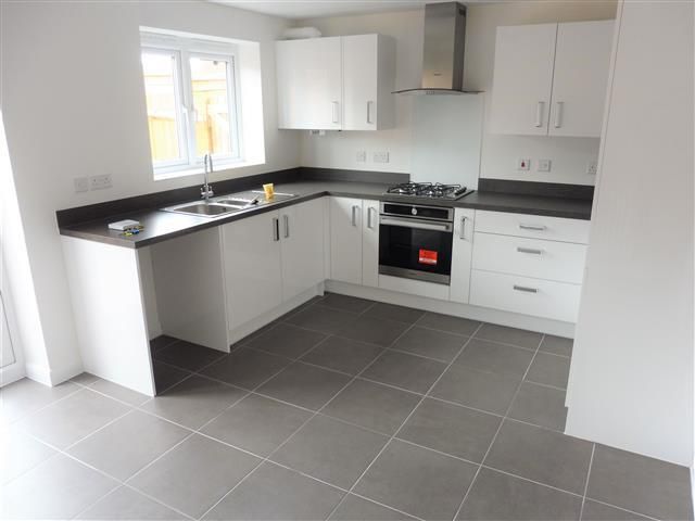 Property photo 3 of 9 Kitchen