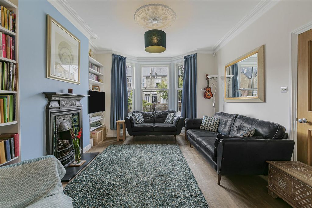 Property photo 2 of 35