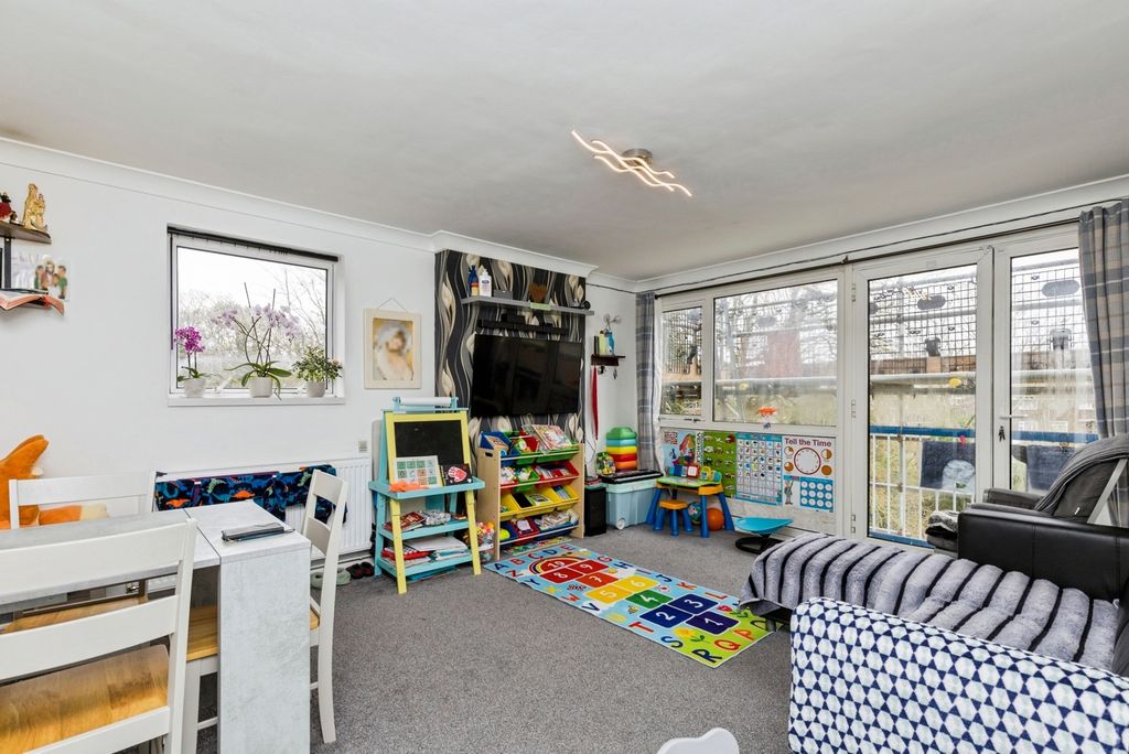 Property photo 3 of 13 Pbox-Img.Jpg