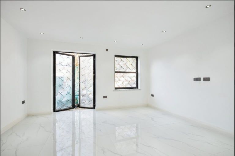 Property photo 2 of 12 Gallery