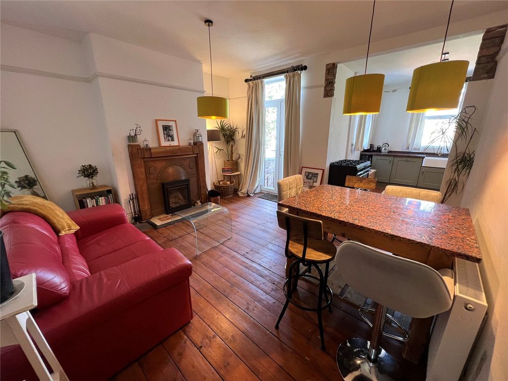 Property photo 3 of 11 Open Plan