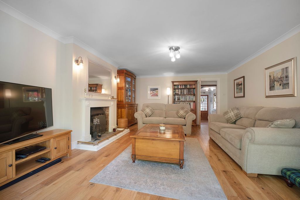 Property photo 2 of 39