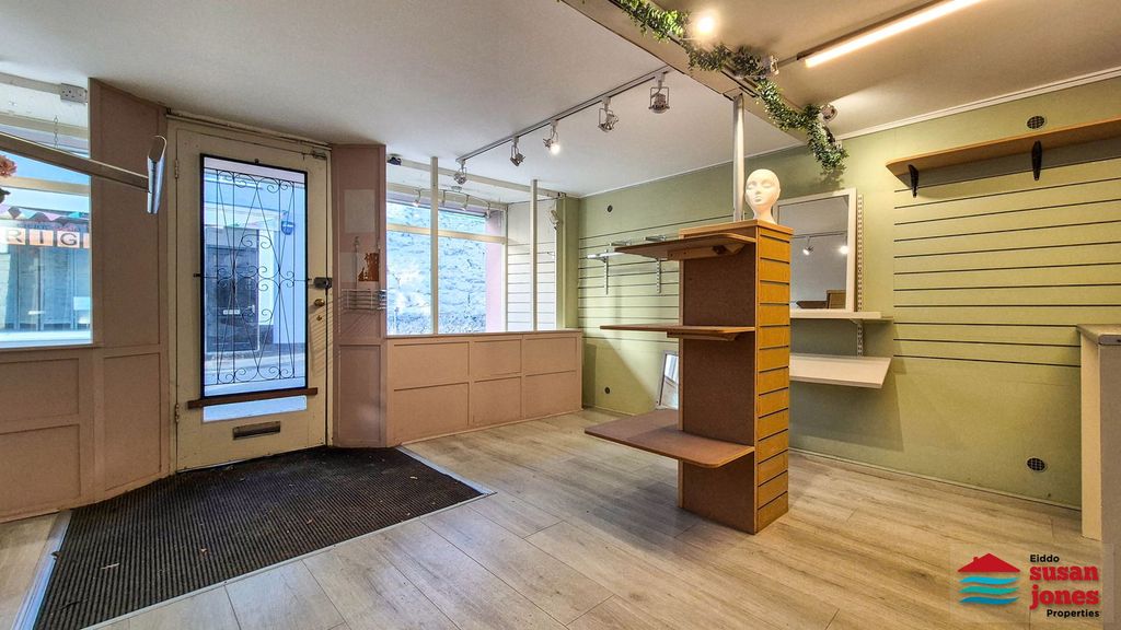 Property photo 3 of 12