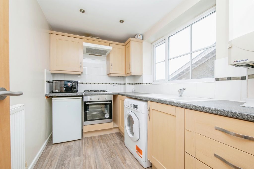 Property photo 3 of 12