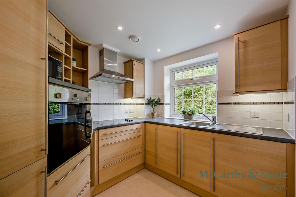Property photo 2 of 26 8704585-Interior11-800.Jpg