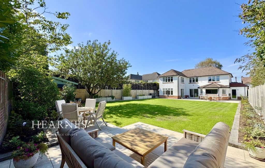 Property photo 1 of 30