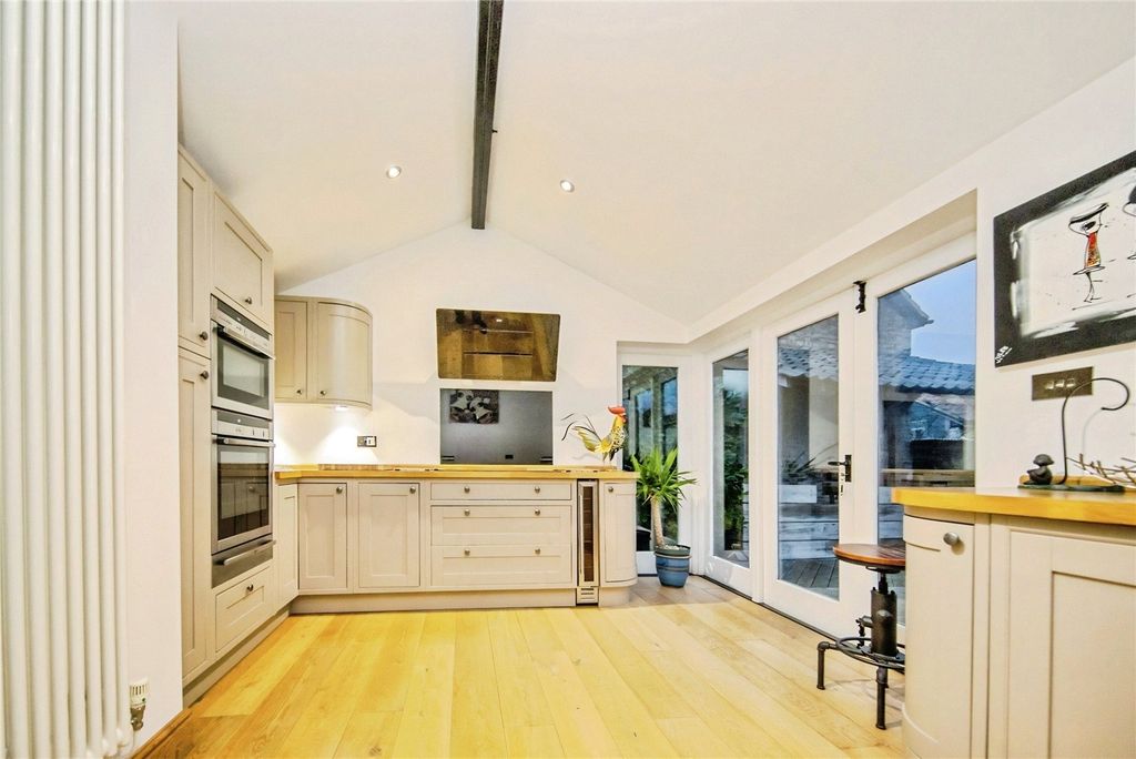 Property photo 3 of 27 Picture No. 42