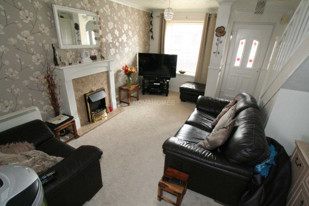 Property photo 2 of 9