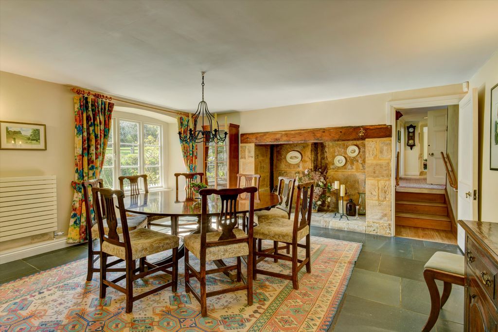 Property photo 3 of 35 Image