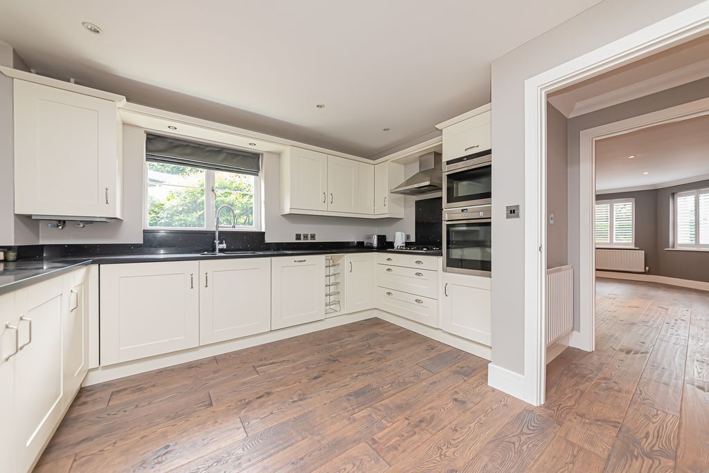 Property photo 3 of 21 3