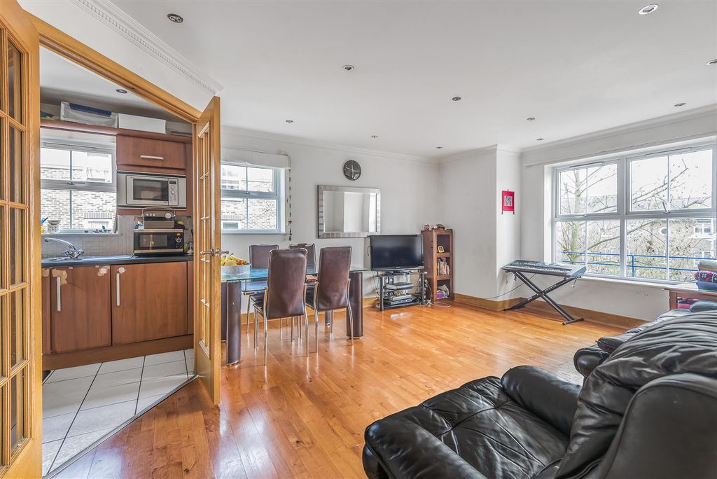 Property photo 2 of 7