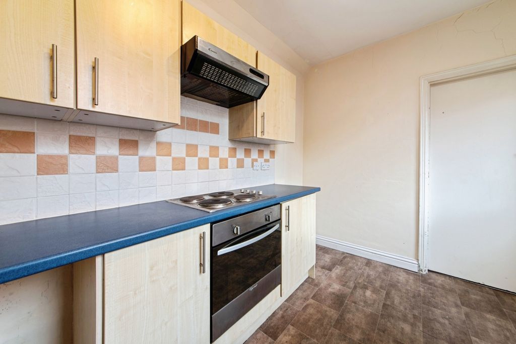 Additional image 8 of 2 bed flat for saleRasen Lane, Lincoln, Lincolnshire LN1