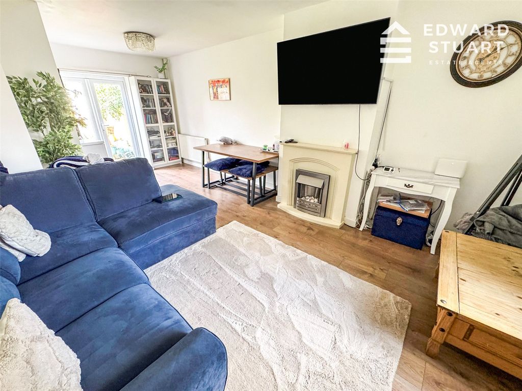 Property photo 3 of 8 Picture No. 05