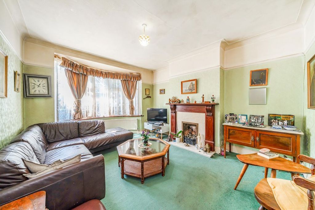 Property photo 2 of 8