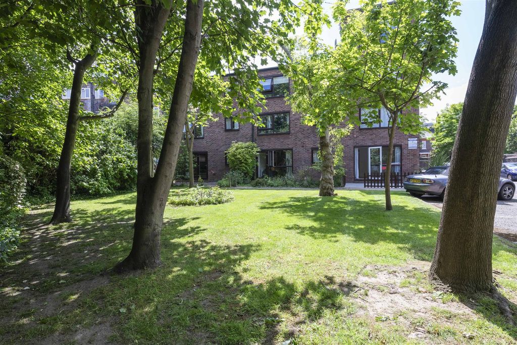 Property photo 1 of 14 2 Grangewood Ct Ext 1.Jpg