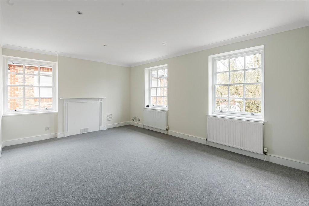 Property photo 3 of 8 Fl2-The-Coach-House-11.Jpg