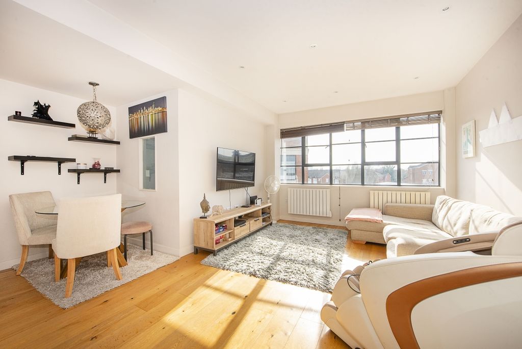 Property photo 3 of 15 9-Cowleaze-House-...