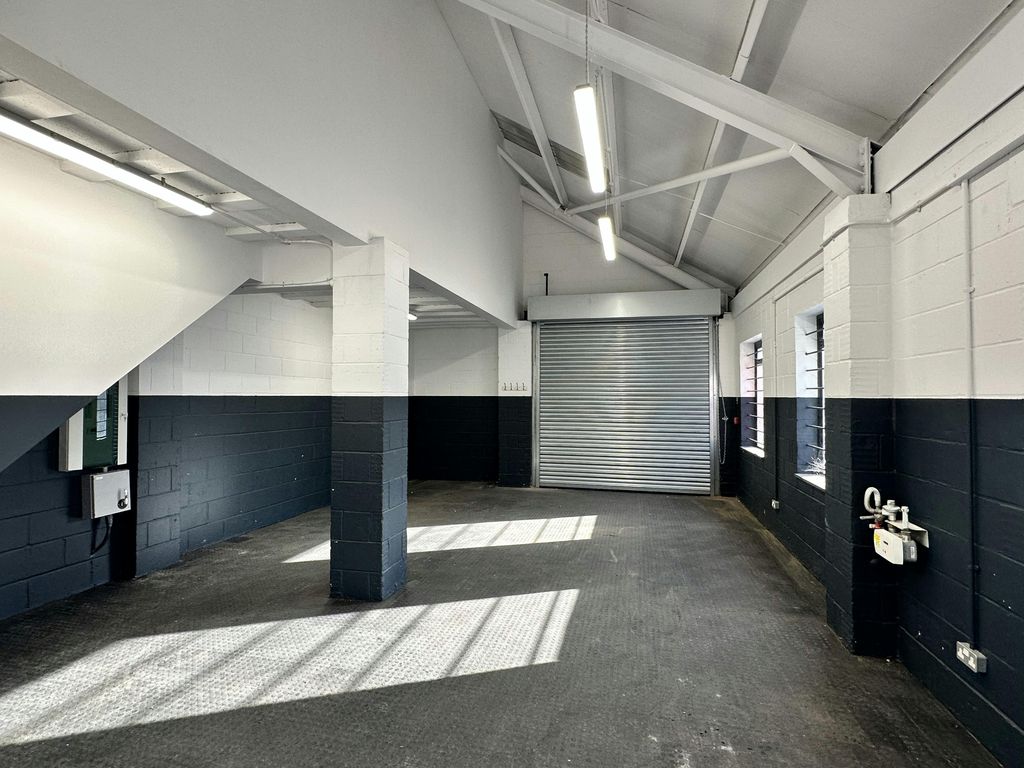 Property photo 2 of 9 C8CD80DAB79A4Ae982C0899Fad35B7A4.Jpeg