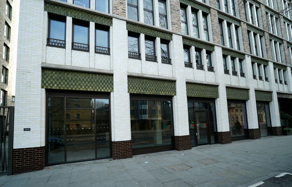 Property photo 1 of 5