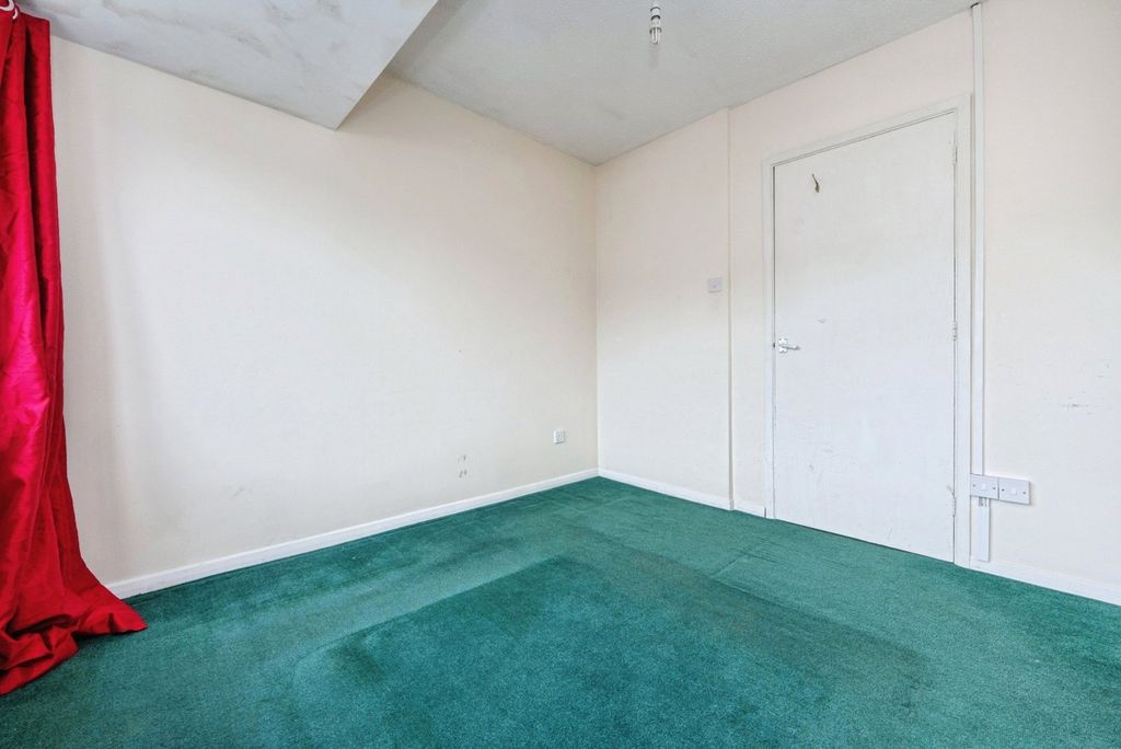 Property photo 2 of 19 Pbox-Img.Jpg