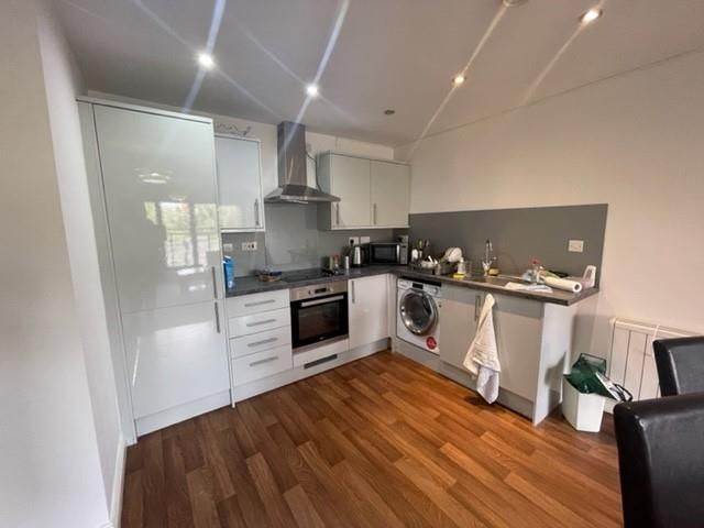 Property photo 2 of 10 Kitchen