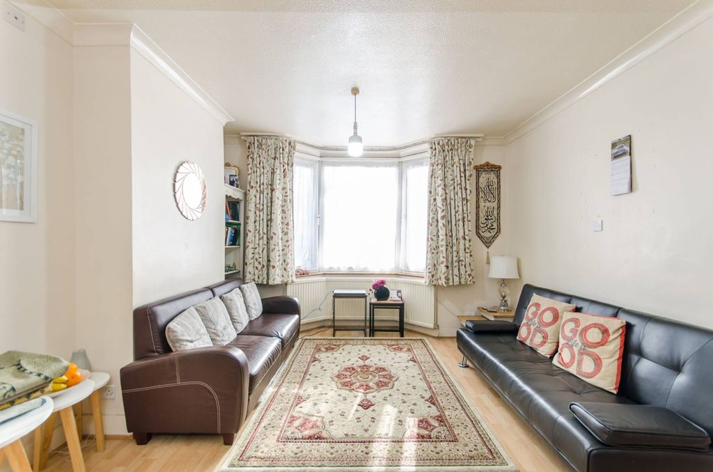 Property photo 3 of 5