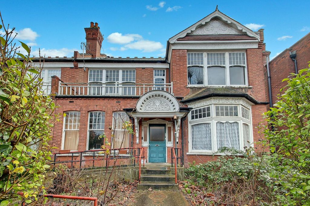 Property photo 1 of 3 Front (Exterior)