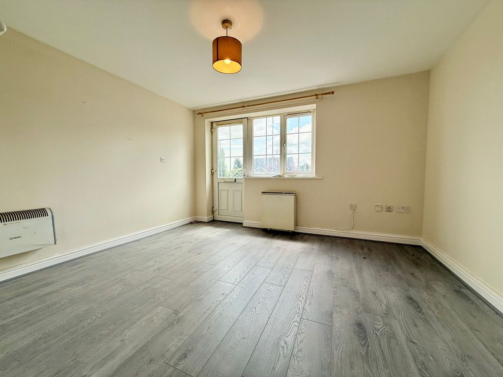 Property photo 3 of 7 Gallery