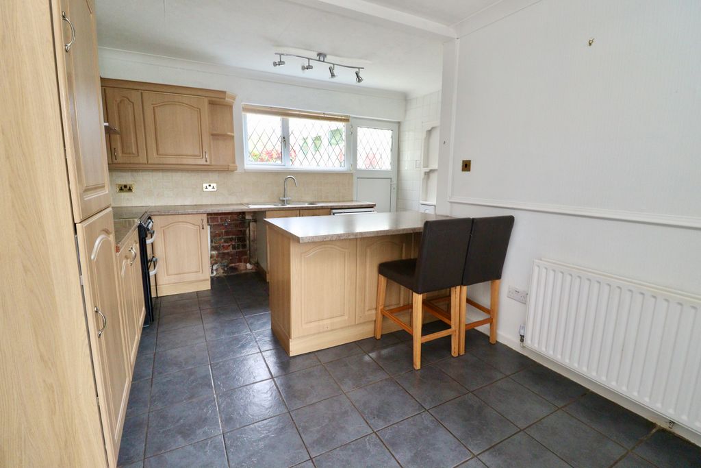 Property photo 2 of 14 Img_1417