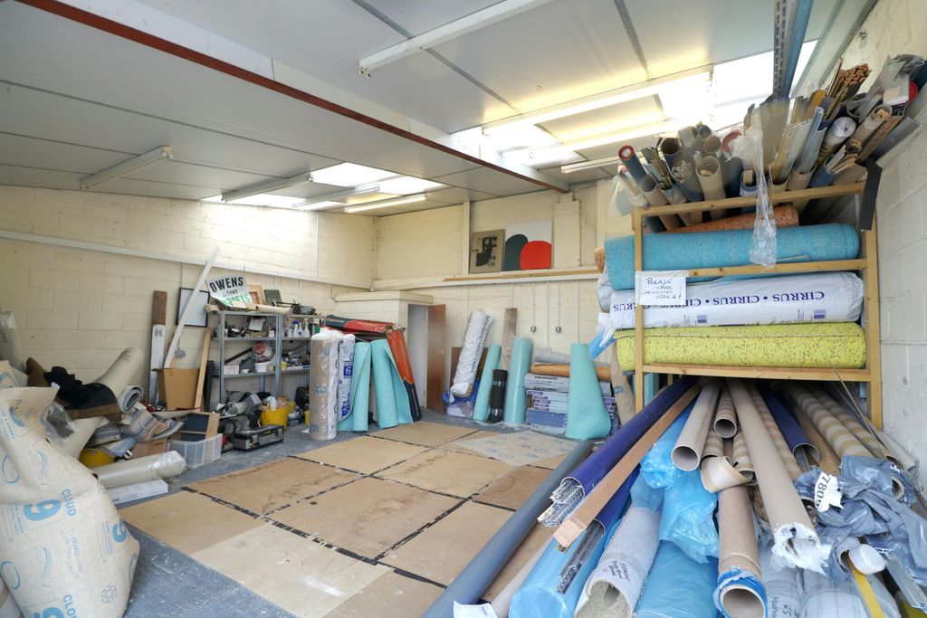 Property photo 2 of 2 Interior.Jpg