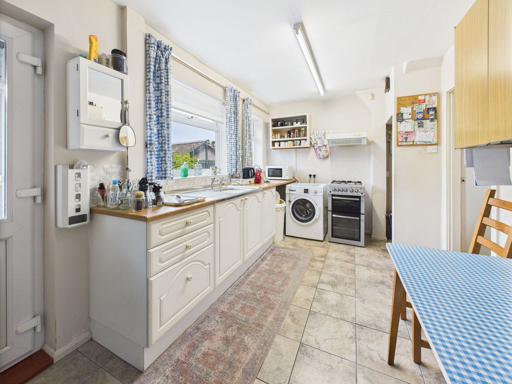 Property photo 3 of 17 Breakfast Kitchen