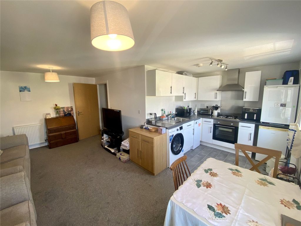 Property photo 2 of 14 Picture No. 15