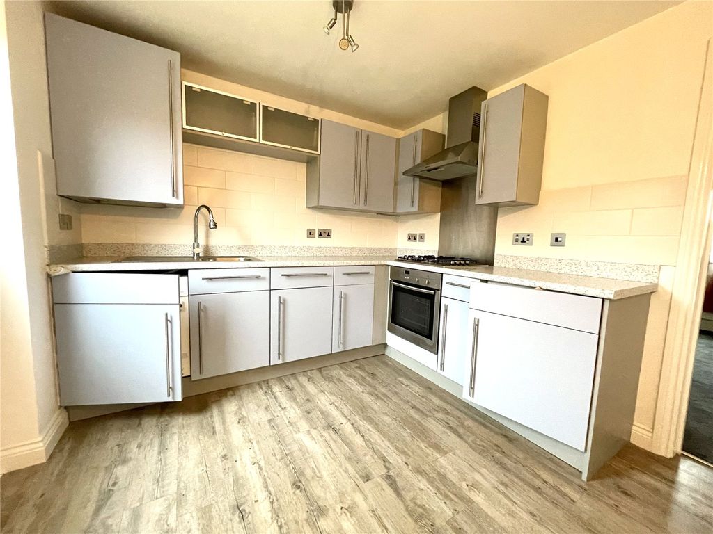 Property photo 2 of 8 Kitchen