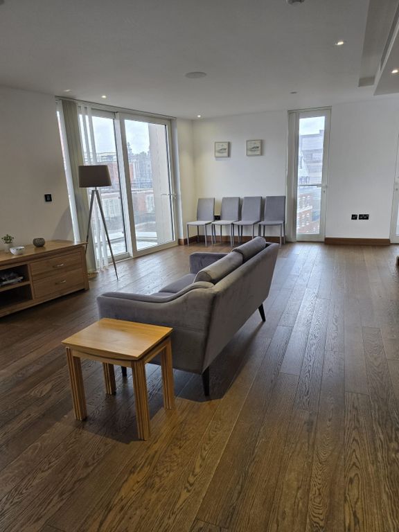 Property photo 3 of 19 Reception Area
