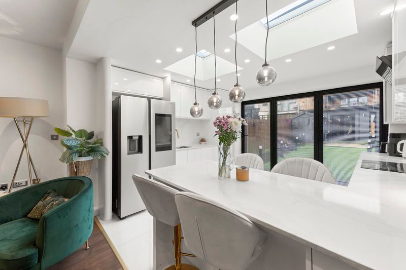 Property photo 2 of 17 Photo 3