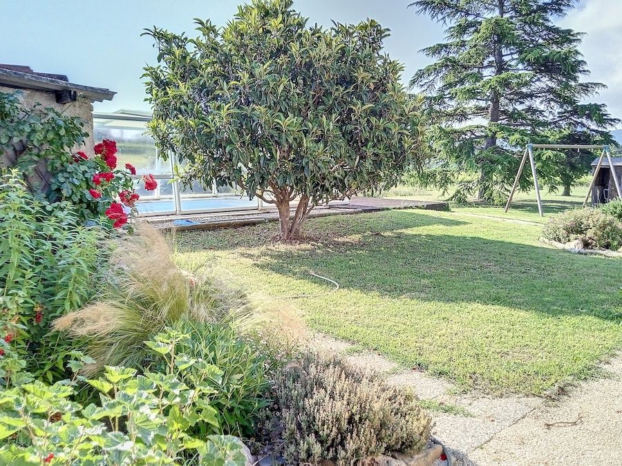 Property photo 3 of 35