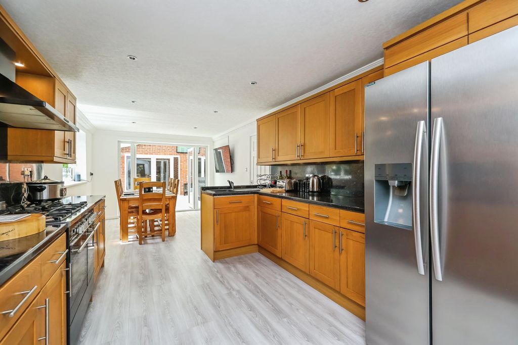 Property photo 3 of 16
