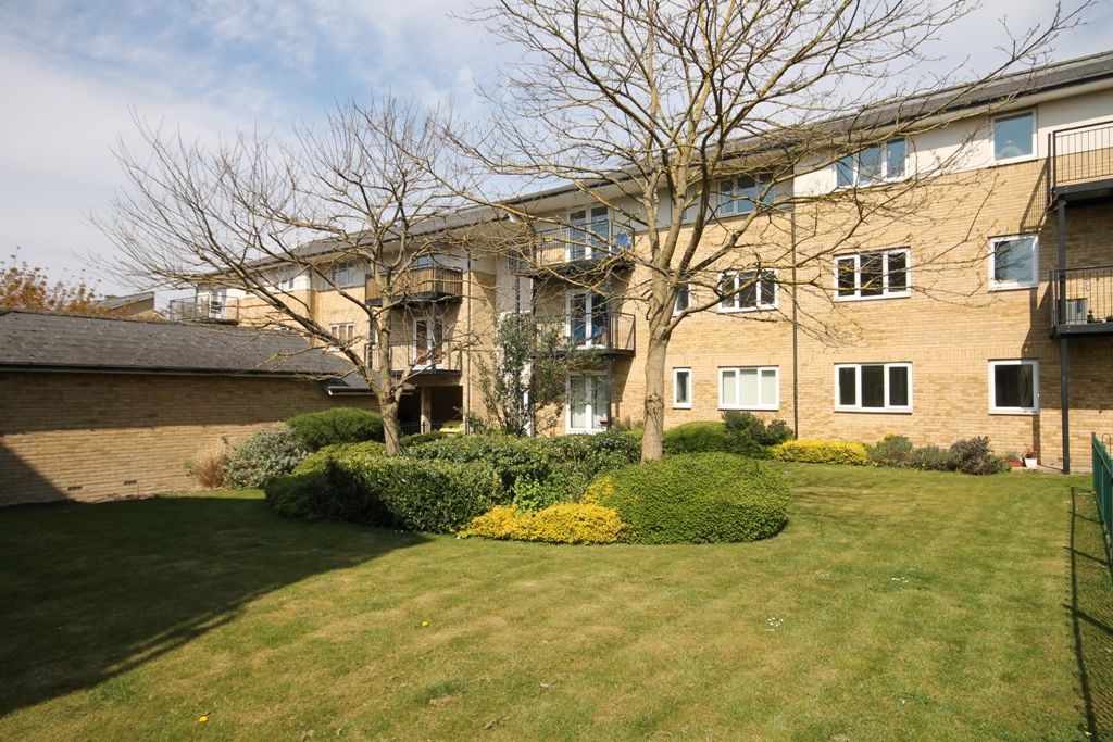 Property photo 1 of 7 Modern 1 Bedroom Ground Floor Apartment With Parking In Hitchin