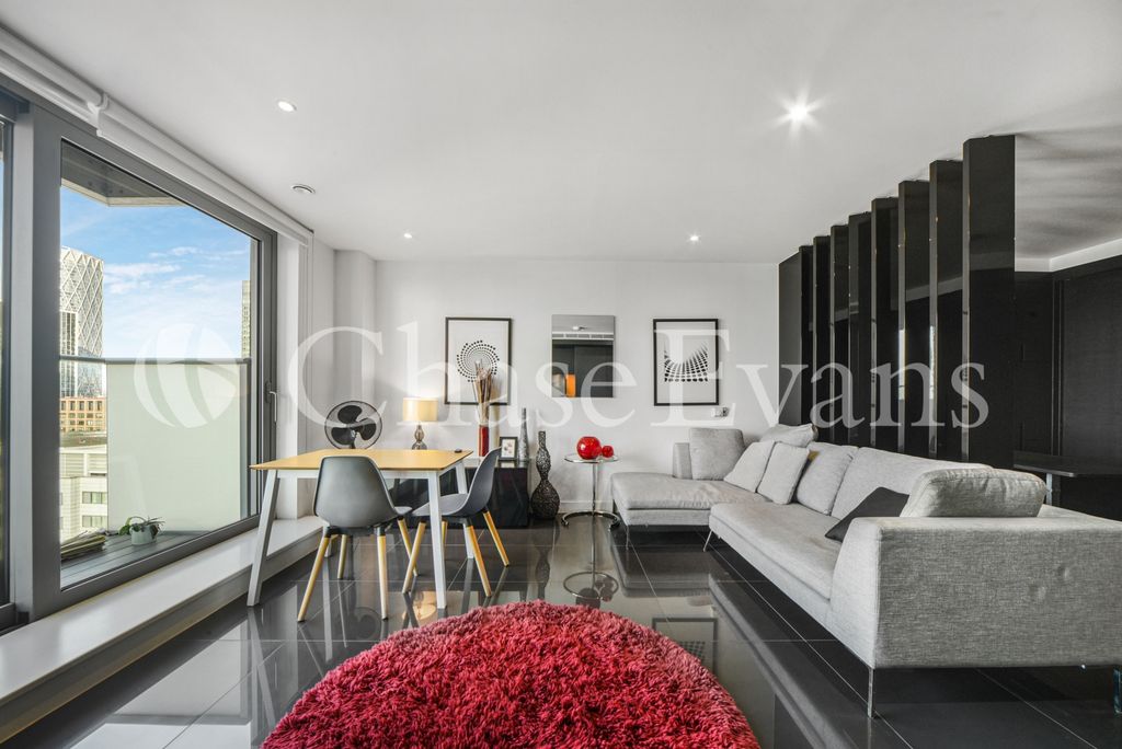 Property photo 3 of 18 West Tower, Pan Peni
