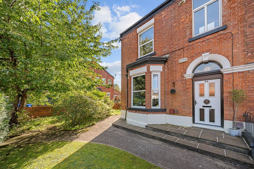 Property photo 2 of 32