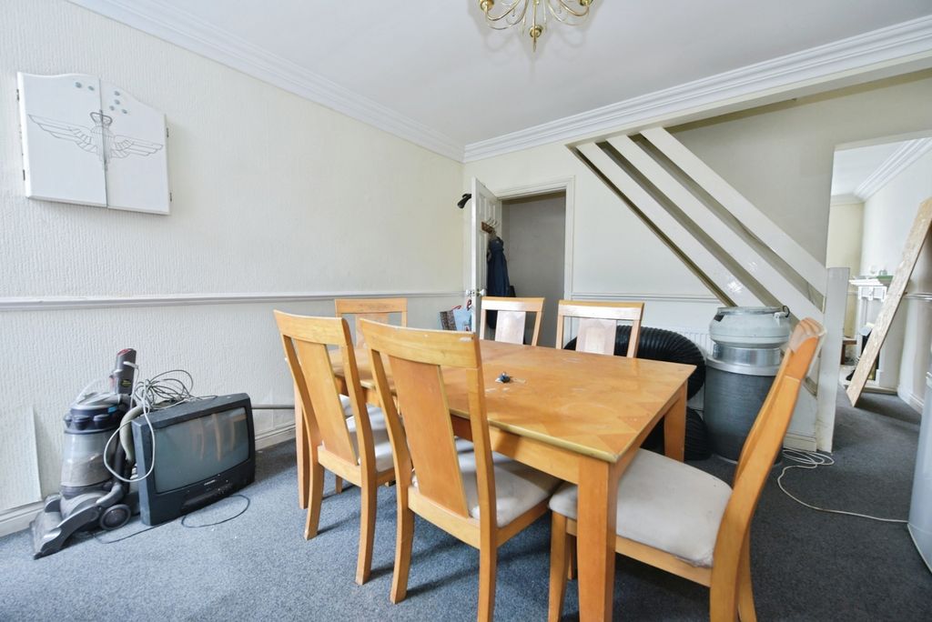 Property photo 3 of 10 Pbox-Img.Jpg